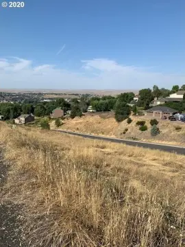 Land in North Hill Location