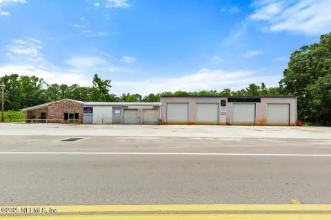 Versatile Commercial Property in Hilliard, FL