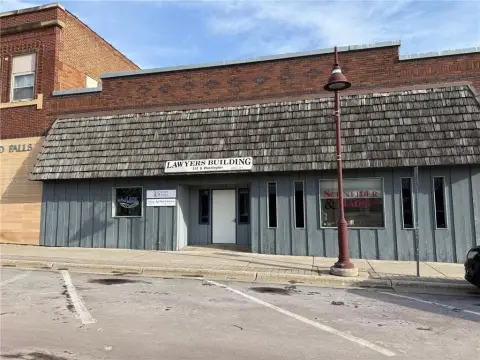 Downtown Redwood Falls Office Suite