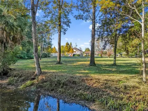 Residential Lot in Cypress Shores