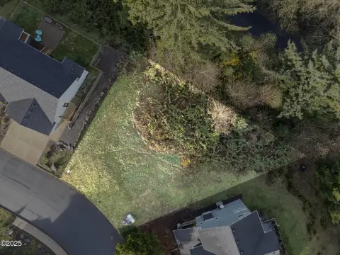 Land in Pacific City, OR