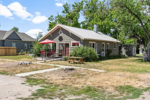 Equipped Commercial Building in Stevensville