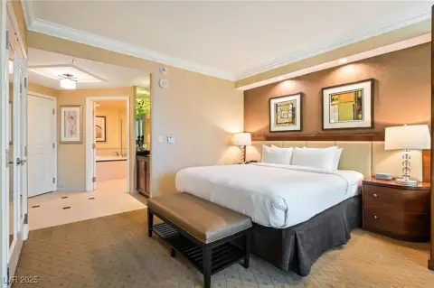 Las Vegas High-Rise Condo-Hotel Suite