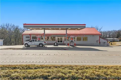 Turn-Key Commercial Opportunity Near Lake
