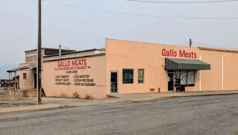 Grocery and Convenience Store Building