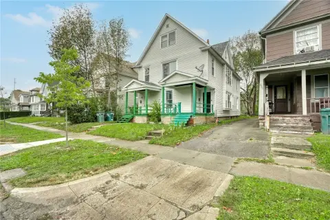 Duplex With Separate Utilities