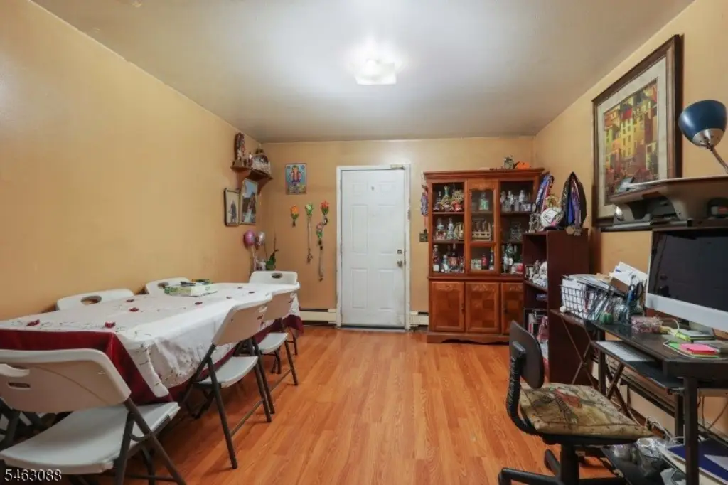 Picture 16