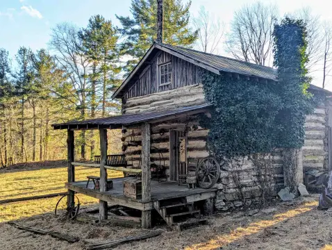 Land with Cabin in Willis, VA
