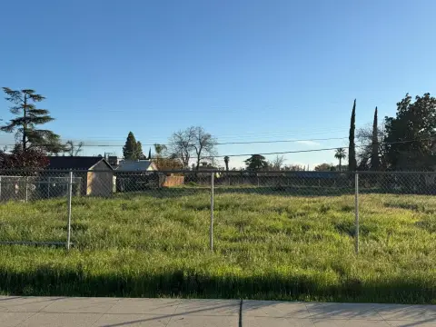 Residential Land in Fresno, CA