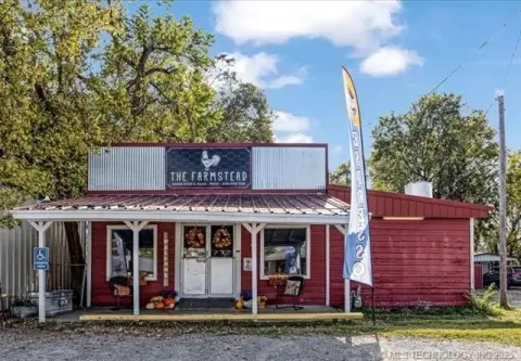 Colbert Restaurant with Additional Income