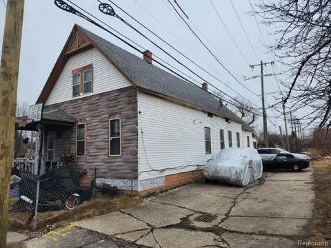 Detroit Multifamily with Rental Potential