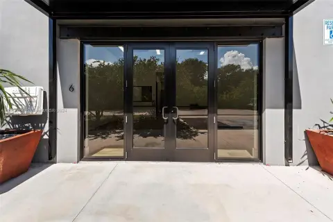 Modern Office Space in Hollywood