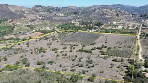 Agricultural Land with Three-Road Access
