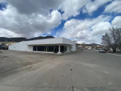 Versatile Commercial Property in Ely, Nevada