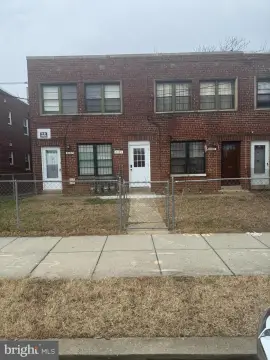 Randle Heights Four-Unit Apartment Building