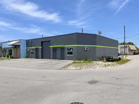 4-Bay Flex Space