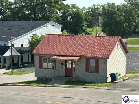 Brandenburg Commercial Property on Broadway