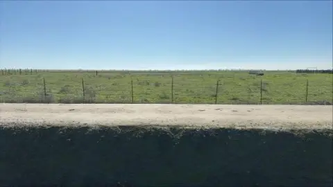 Land in Pixley, California
