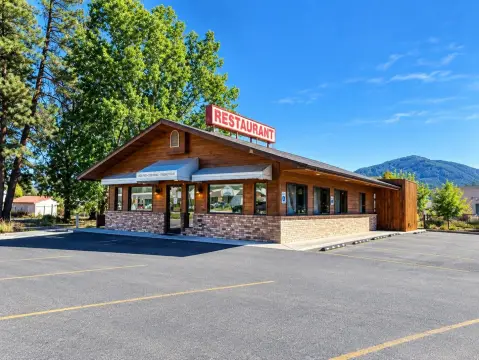 Restaurant with Commercial Kitchen