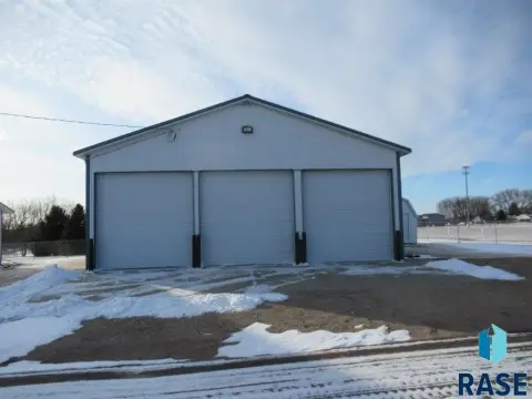 Commercial Pole Shed with Storage