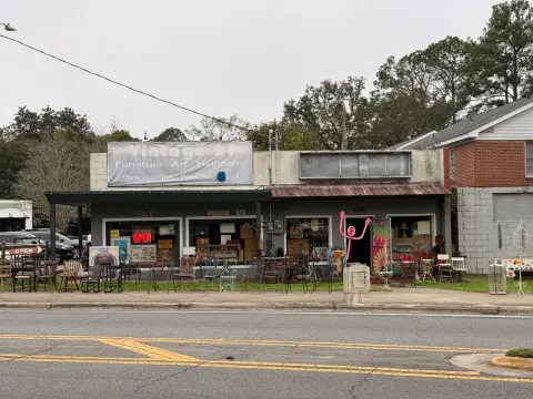 Commercial Building Near Governor Square