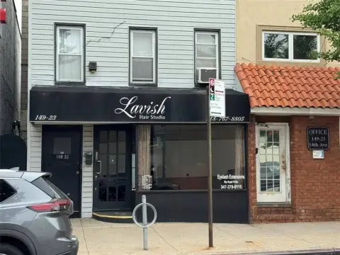 Retail/Office Space in Whitestone
