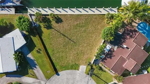 Waterfront Lot in Lauderdale Harbors