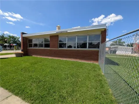 Humboldt Square Commercial Building