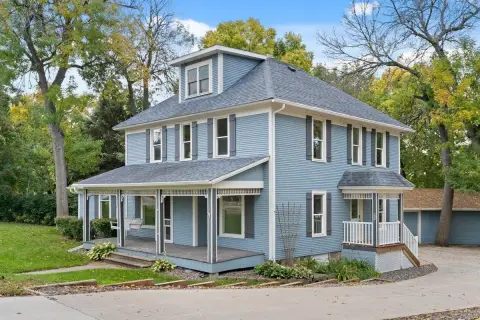 2-Unit Duplex with Private Laundry