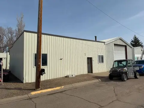 Versatile Commercial Shop on Spacious Lot