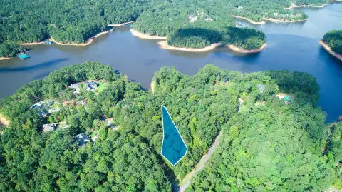 Lakefront Lot in Savannah Lakes