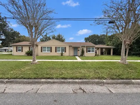 Duplex with Covered Carports