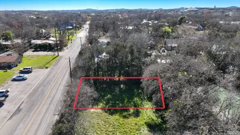 Boerne, TX Tree-Lined City Lot