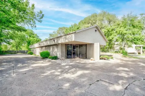 Office Building in Jackson, MI