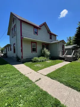 Updated Triplex in Aberdeen, SD