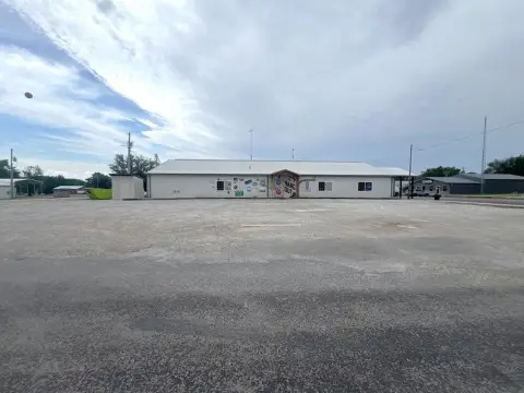 Turnkey Commercial Building in Hale, MO