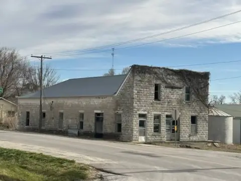 Commercial Building in New Cambria