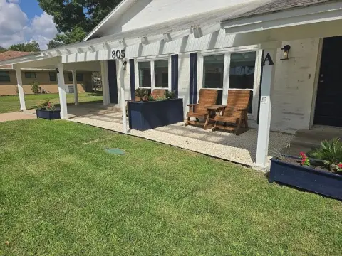 Renovated Duplex Near Lockhart High