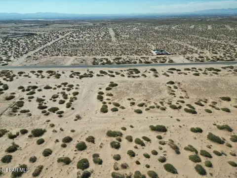 Expansive Lot in Horizon City