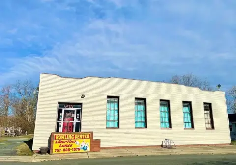 Commercial Building on Willow Street