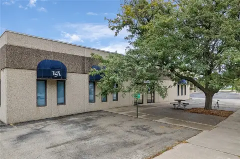 Office Building with Flexible Layout