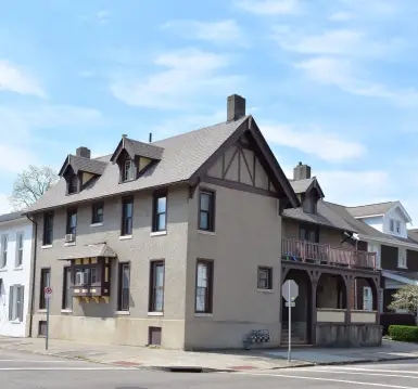 Historic Triplex in Caldwell District