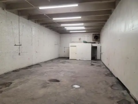 Hollywood Automotive Warehouse For Lease