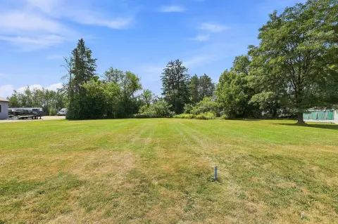Commercial Land Between Two Streets
