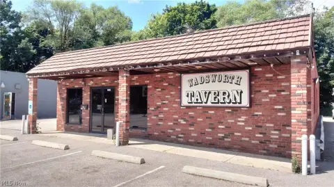 Bar & Pub with Kitchen