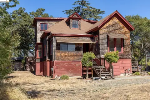 3-Unit Residential Triplex