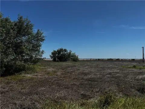 Residential Land in Robstown, TX