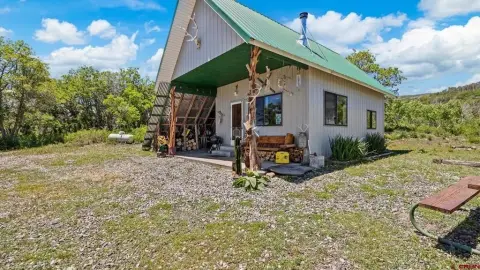 Off-Grid Mountain Retreat with Cabin