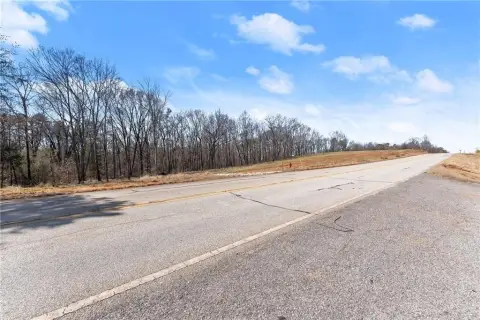 Expansive Acreage in Carnesville, GA