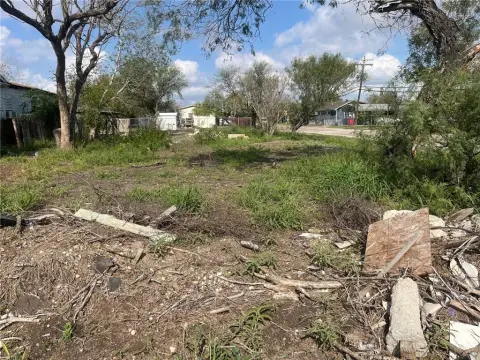 Corner Lot in Robstown, TX